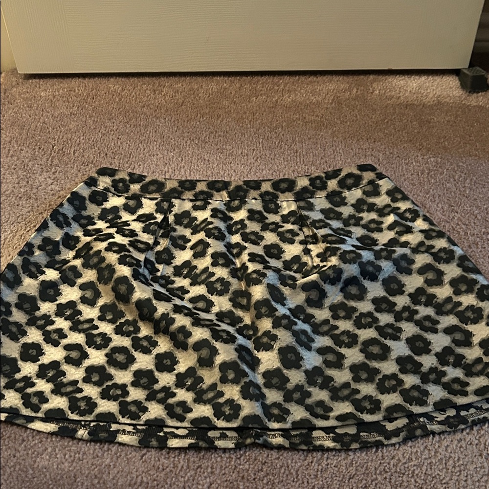 Banana Republic Black and Cream Patterned Mini Skirt